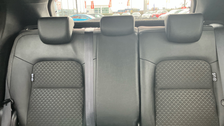 Nissan Juke 1.0 DiG-T N-Connecta 5dr Petrol Hatchback